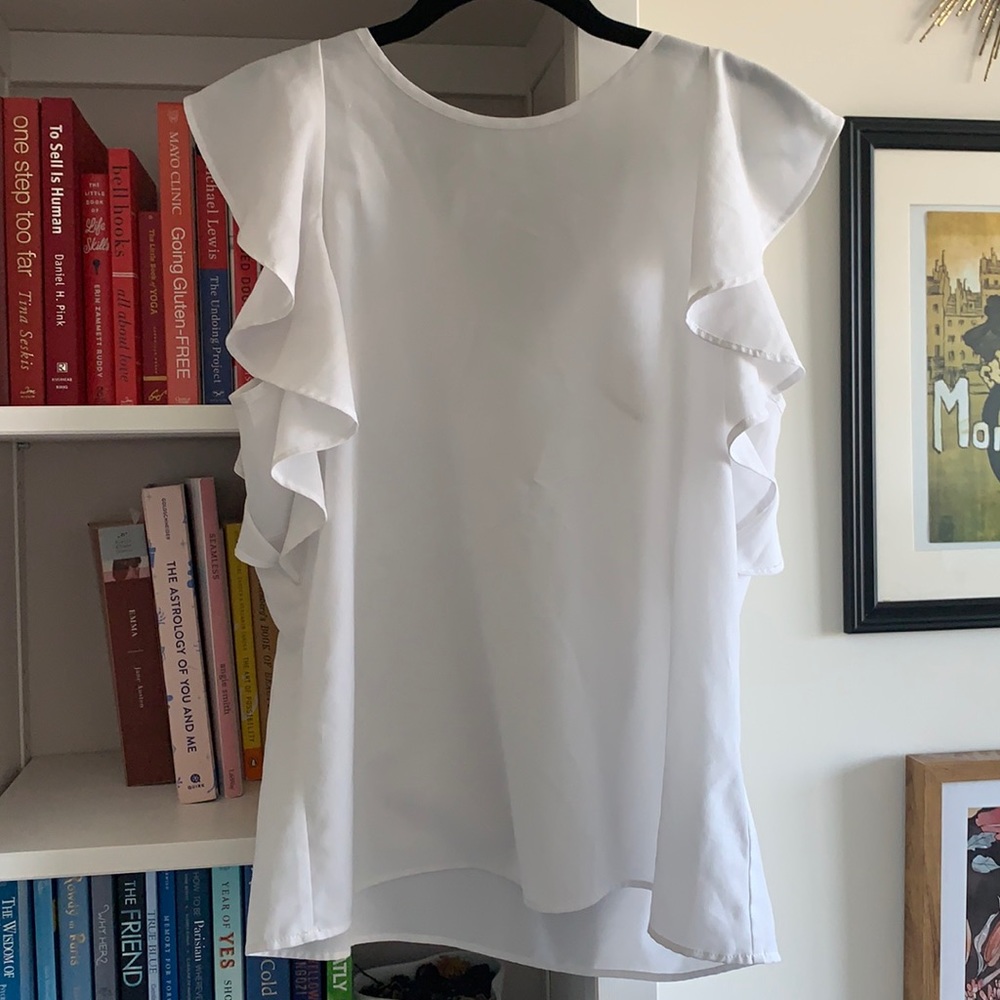 White Banana Republic flutter sleeve top